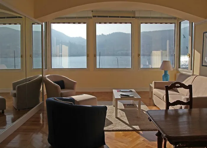 Lake View 9